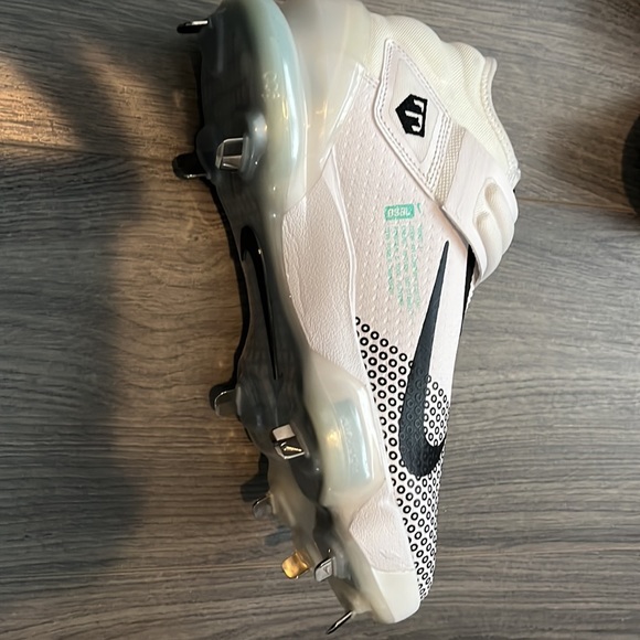 Brand new Nike sport performance Trout 7 MVNJ-856 baseball cleats - Picture 5 of 13